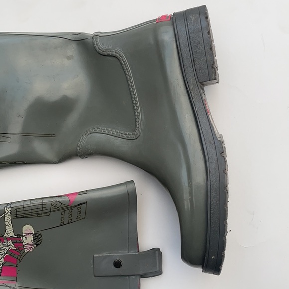 Dkny Shoes Dkny Grey And Pink With Girl And Umbrella Rain Boots